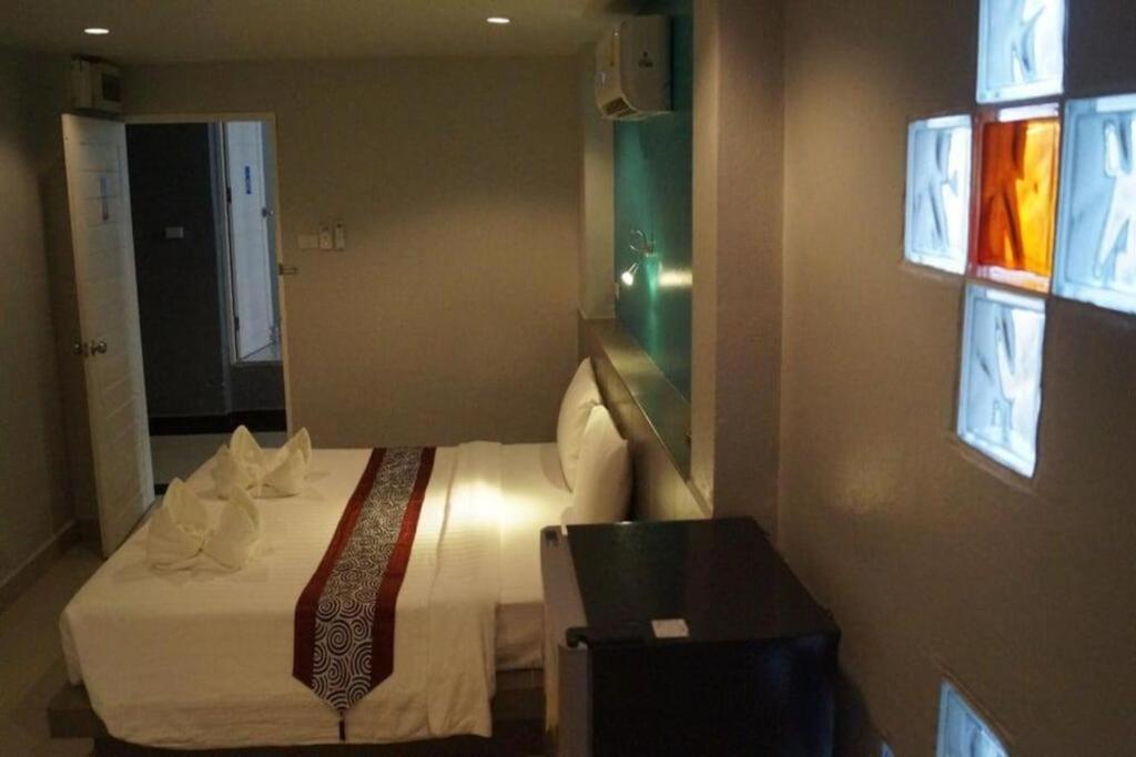 P.F Mansion Hotell Chaweng Beach Exteriör bild
