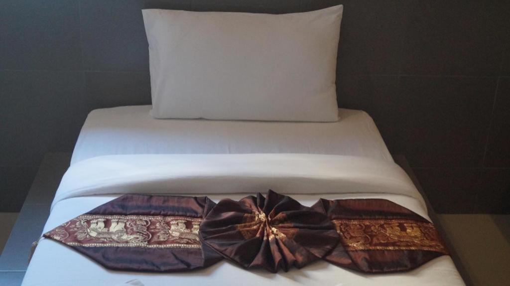 P.F Mansion Hotell Chaweng Beach Exteriör bild